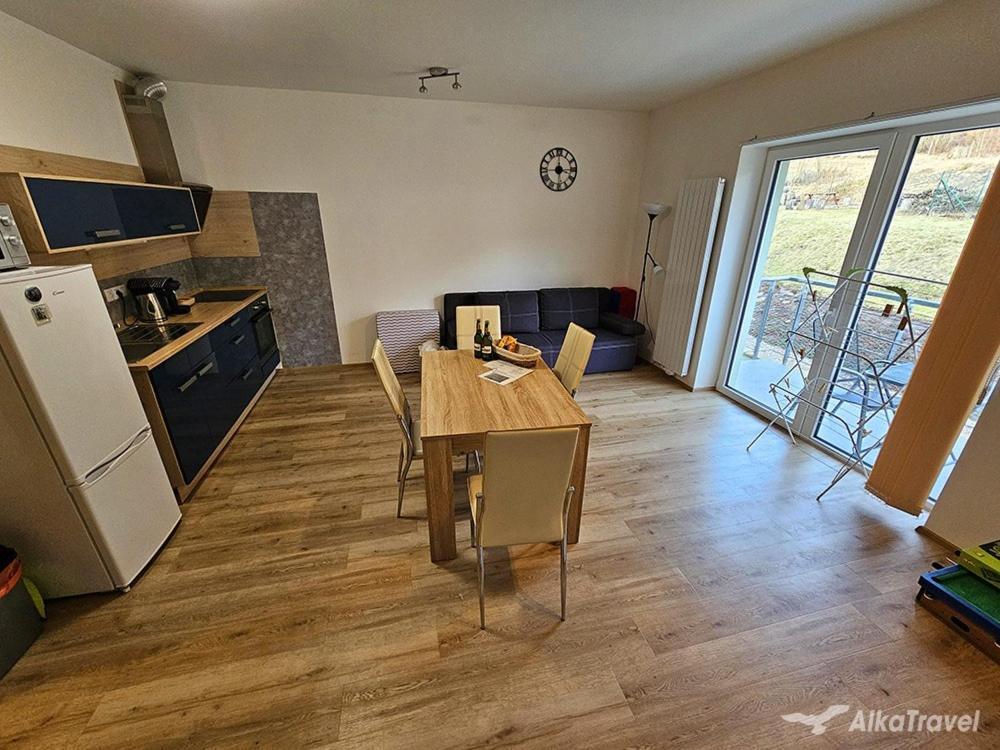 Moderni Apartman Horni Marsov - By Alka المظهر الخارجي الصورة